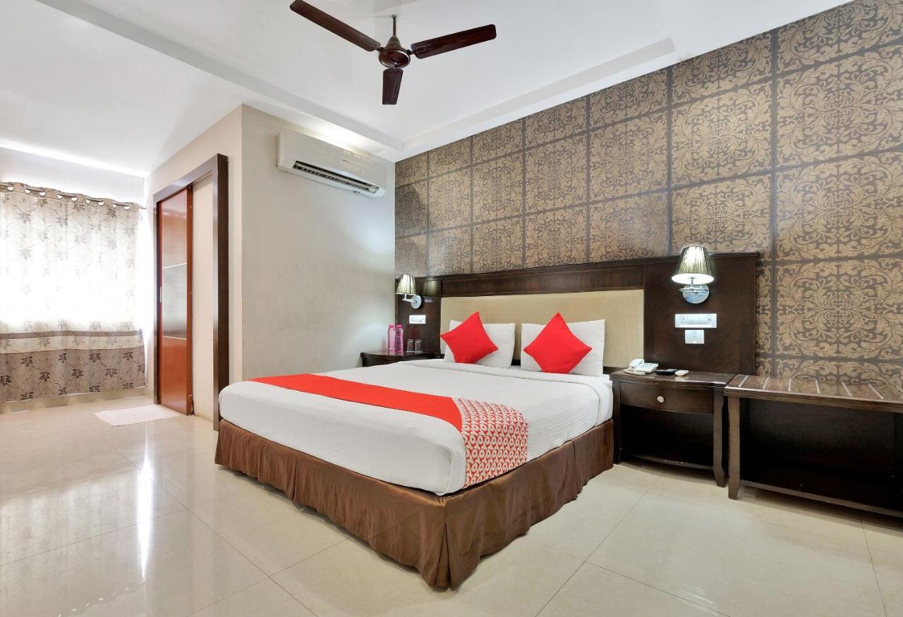 Capital O 12384 Hotel Rudra Grand Kondapur (Telangana) Exterior foto