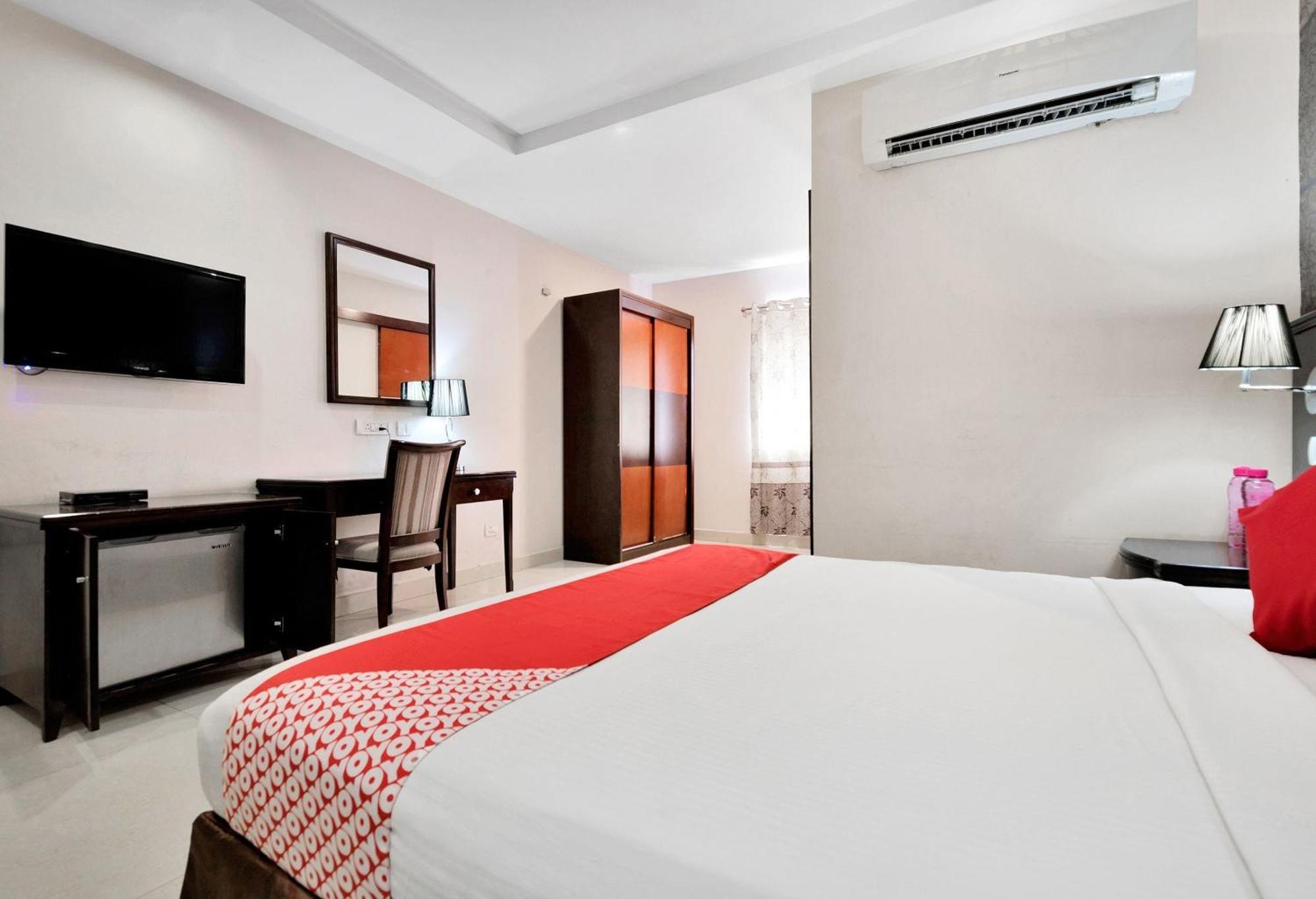 Capital O 12384 Hotel Rudra Grand Kondapur (Telangana) Exterior foto