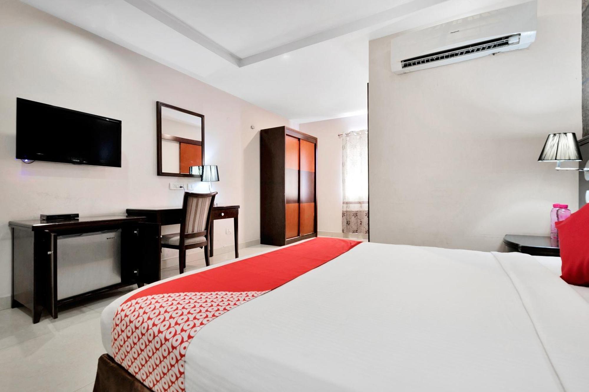 Capital O 12384 Hotel Rudra Grand Kondapur (Telangana) Exterior foto